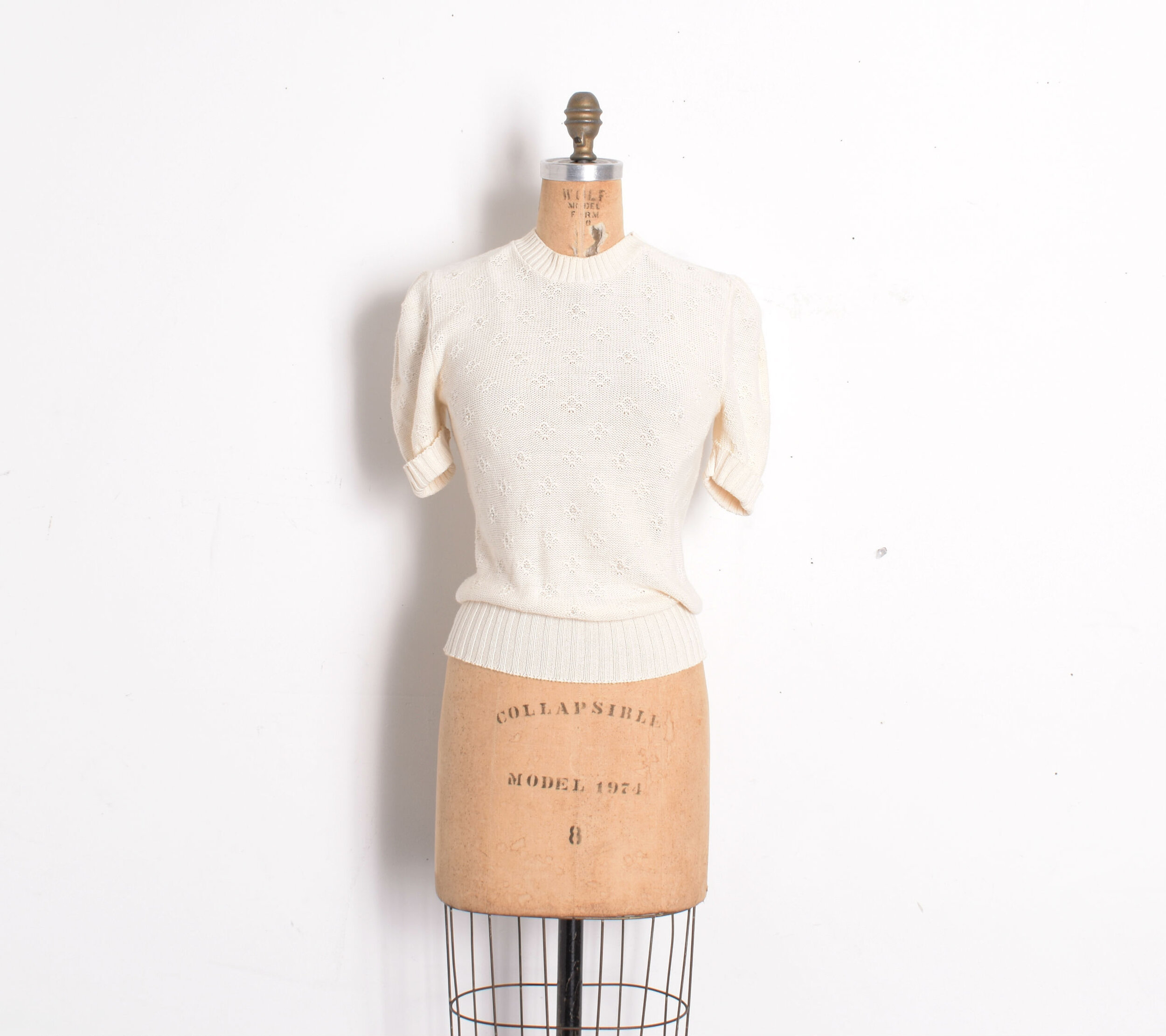 1980s Mutton Sleeve Heart Sweater-small — La Poubelle Vintage 1980s Mutton Sleeve Heart Sweater-small — La Poubelle Vintage